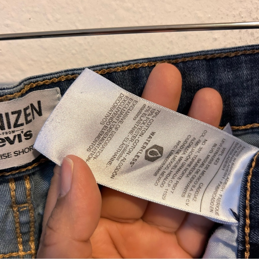 Denizen from Levi's 14 Women's Dark Blue Jean Cuff Shorts - Picture 7 of 7